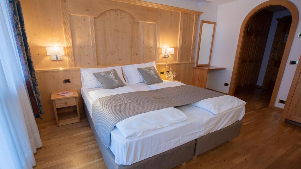 Hotel Diamant Park 캄피텔로디파사 외부 사진