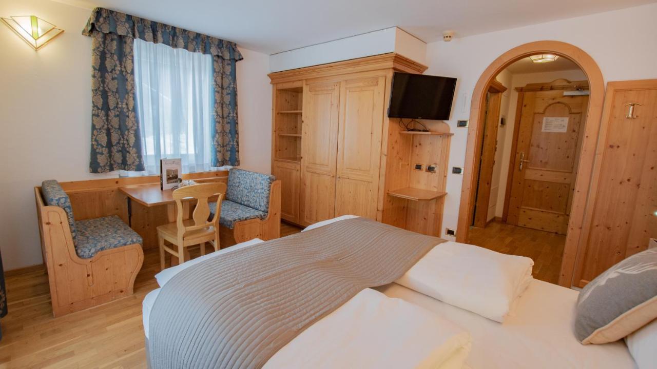 Hotel Diamant Park 캄피텔로디파사 외부 사진