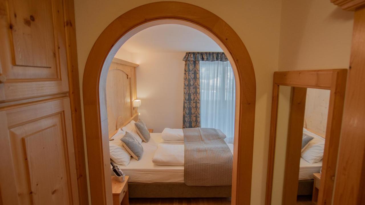 Hotel Diamant Park 캄피텔로디파사 외부 사진