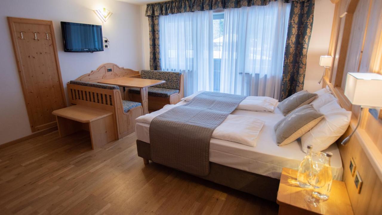 Hotel Diamant Park 캄피텔로디파사 외부 사진