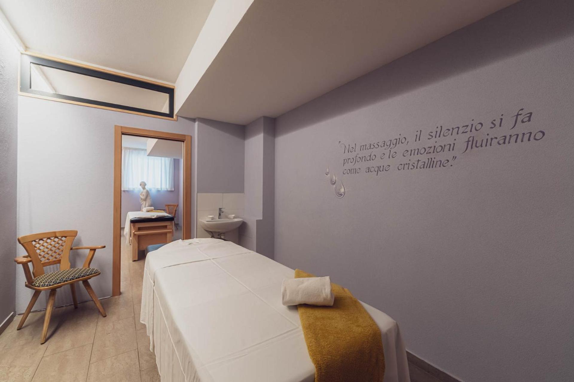 Hotel Diamant Park 캄피텔로디파사 외부 사진