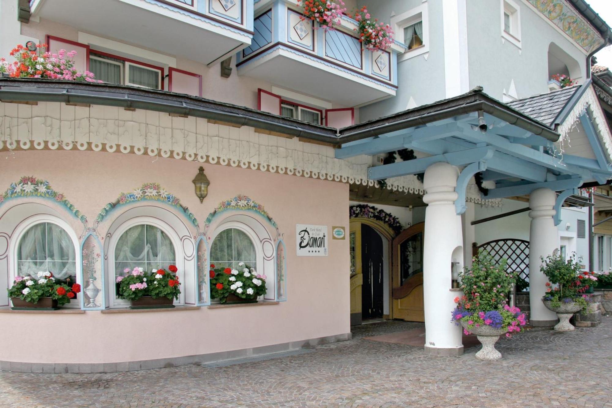 Hotel Diamant Park 캄피텔로디파사 외부 사진
